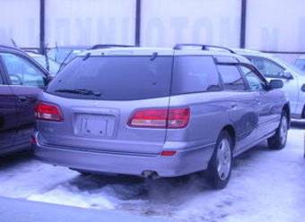 2001 Nissan Avenir Photos