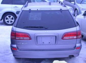 2001 Nissan Avenir Photos