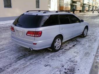 2001 Nissan Avenir Photos