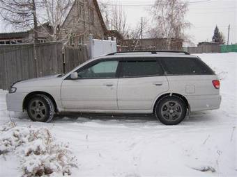 2001 Nissan Avenir Pictures