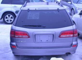 2001 Nissan Avenir Pictures