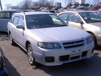 2001 Nissan Avenir Images