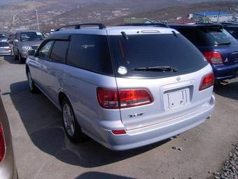2001 Nissan Avenir Pics