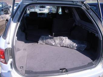 2001 Nissan Avenir Pictures