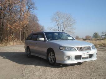 2001 Nissan Avenir Photos