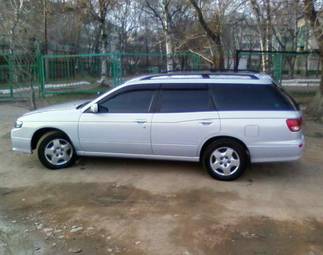 2001 Nissan Avenir Pictures