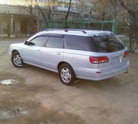 2001 Nissan Avenir Pictures