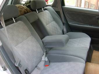 2001 Nissan Avenir Pictures