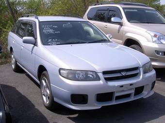 2001 Nissan Avenir Images