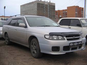 2001 Nissan Avenir Pictures