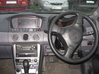 2001 Nissan Avenir Photos