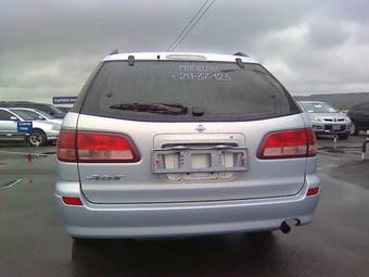 2001 Nissan Avenir Photos