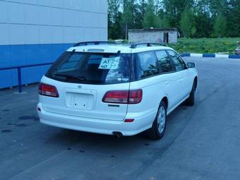 2001 Nissan Avenir Pictures
