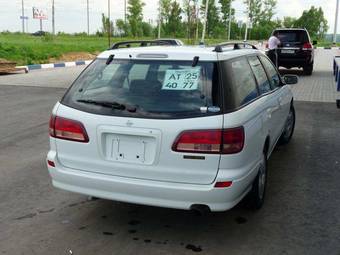 2001 Nissan Avenir Photos