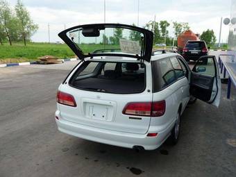 2001 Nissan Avenir Pictures