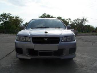 2001 Nissan Avenir Pictures