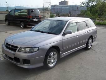 2001 Nissan Avenir Photos
