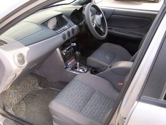 2001 Nissan Avenir Pictures