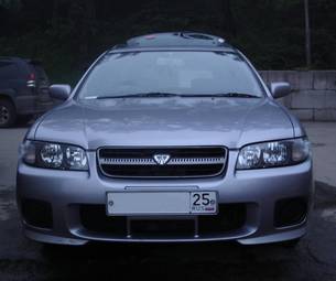 2001 Nissan Avenir Photos