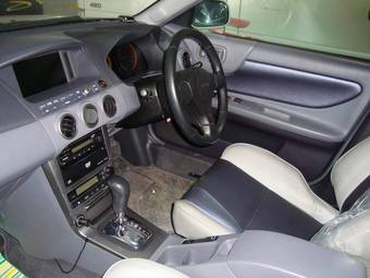 2001 Nissan Avenir Photos