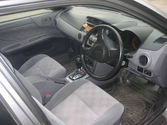 2001 Nissan Avenir Pictures