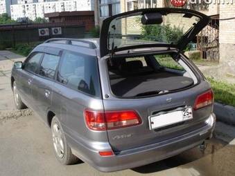 2001 Nissan Avenir Photos