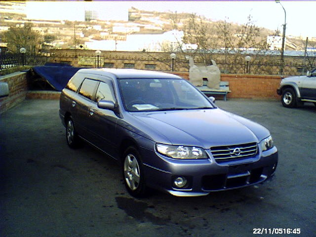 2002 Nissan Avenir