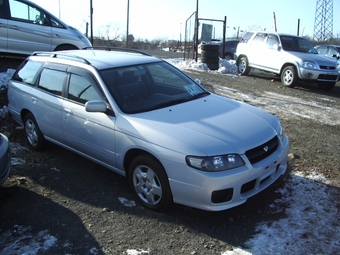 2002 Nissan Avenir