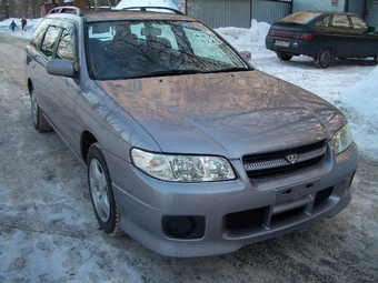 2002 Nissan Avenir