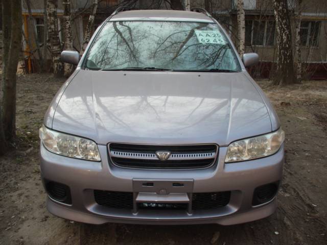 2002 Nissan Avenir