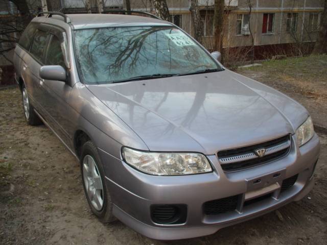 2002 Nissan Avenir
