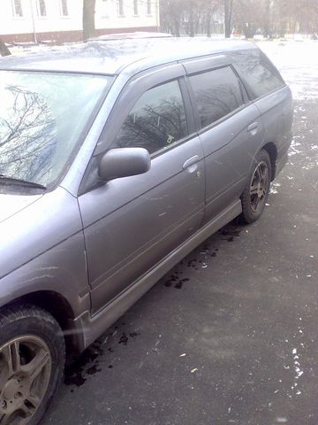 2002 Nissan Avenir