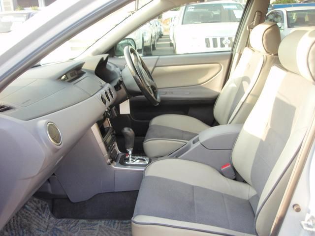 2002 Nissan Avenir
