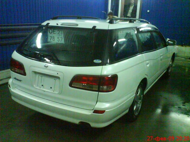2002 Nissan Avenir