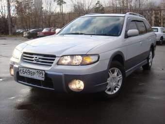 2002 Nissan Avenir