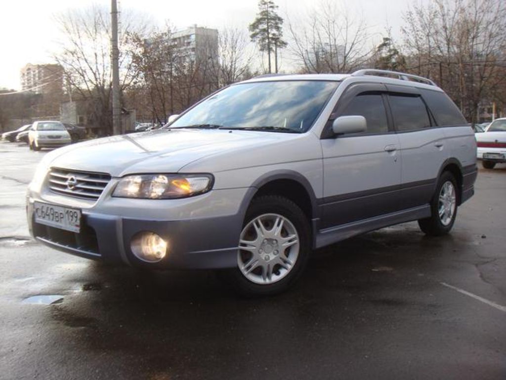 2002 Nissan Avenir