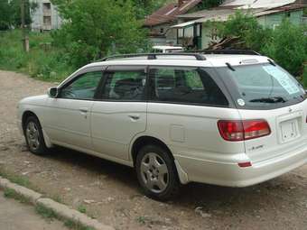 Nissan Avenir