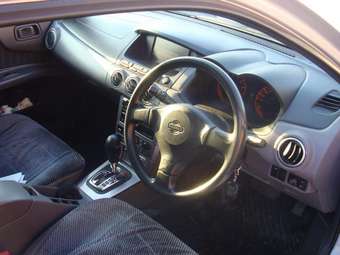 2002 Nissan Avenir