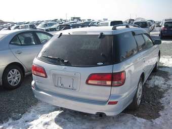 2002 Nissan Avenir Pictures