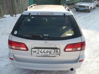2002 Nissan Avenir Pictures