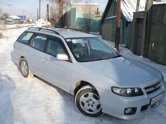 2002 Nissan Avenir Pictures