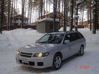 2002 Nissan Avenir Pictures