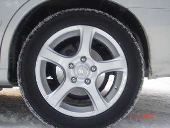 2002 Nissan Avenir Photos