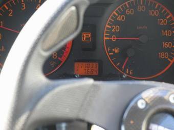 2002 Nissan Avenir Pics