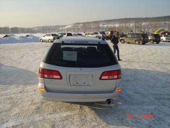 2002 Nissan Avenir Photos