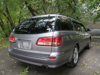 2002 Nissan Avenir Photos