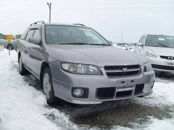 2002 Nissan Avenir Photos