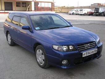 2002 Nissan Avenir Photos