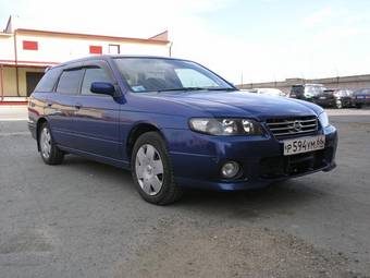 2002 Nissan Avenir Pictures