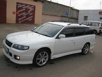 2002 Nissan Avenir Pictures